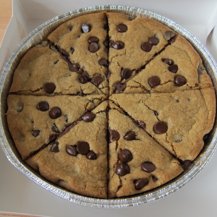 Chocolate Chip Cookie Pizza